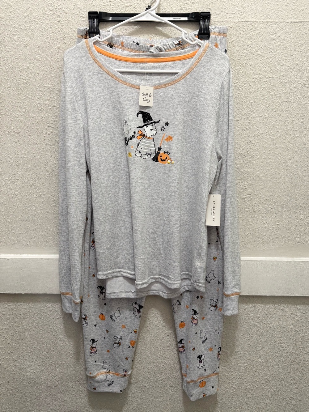 Laura Ashley Halloween with Signature Dog Pajama Set NWT Large